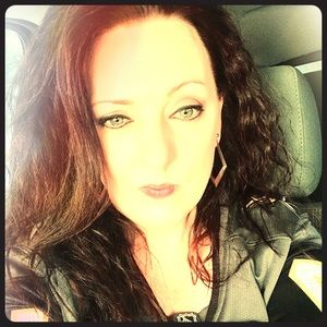 Meet your Posher, Leslie